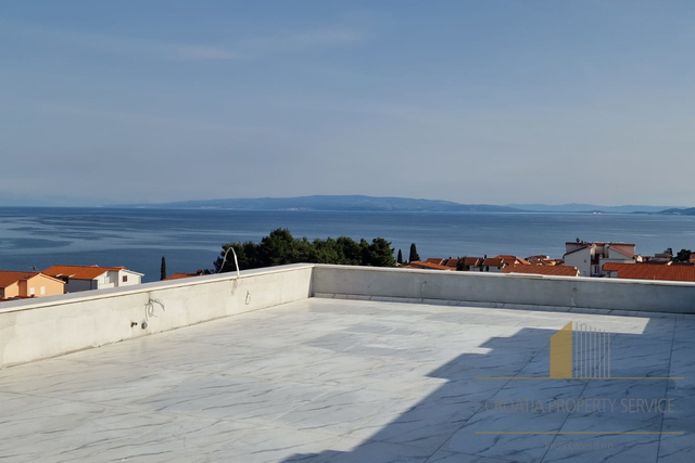 Luxury penthouse with terrace and sea view on the island of Čiovo!