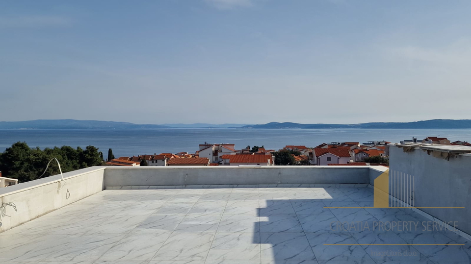 Luxury penthouse with terrace and sea view on the island of Čiovo!