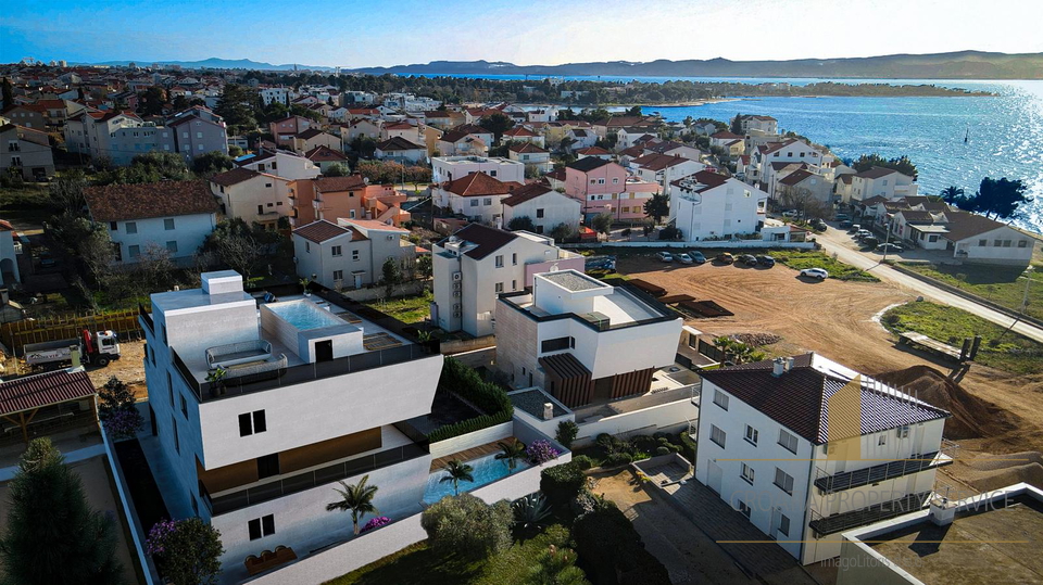 Luxury penthouse with a rooftop terrace and swimming pool 70 m from the beach – Diklo, Zadar