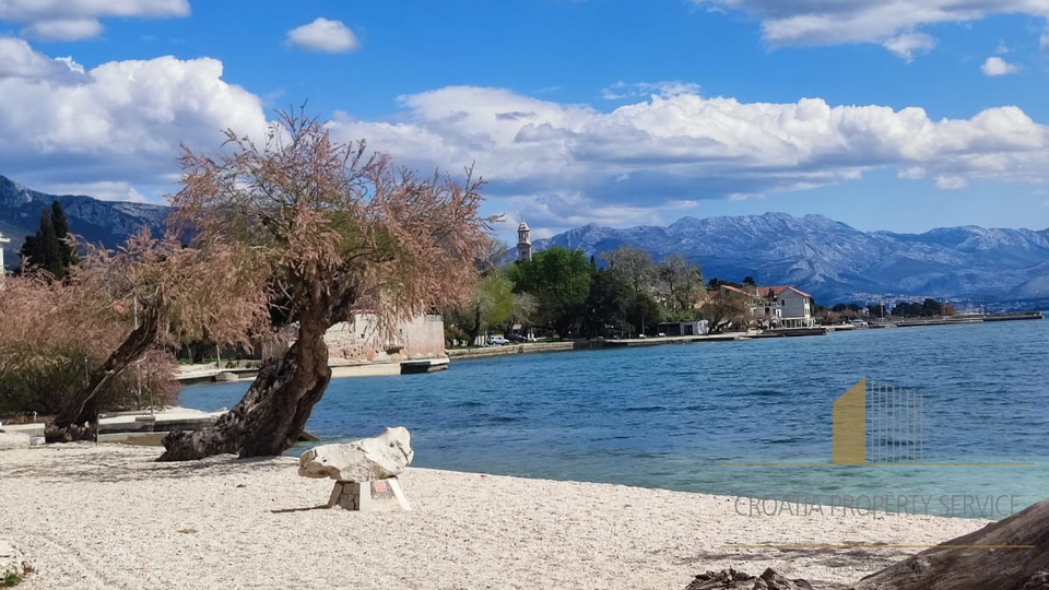 Investment opportunity! Attractive building land with a sea view – Kaštela!