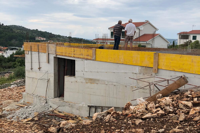 Hiša v gradnji 200 m od morja – Idealna naložba na mirni lokaciji! Ražanj!