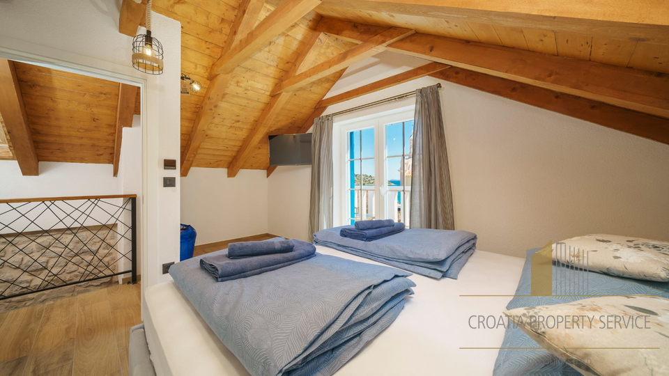 Luxusvilla mit Pool 60 m vom Meer entfernt - Tribunj!