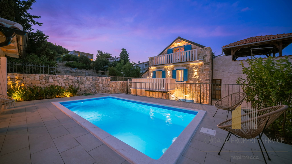 Luxusvilla mit Pool 60 m vom Meer entfernt - Tribunj!