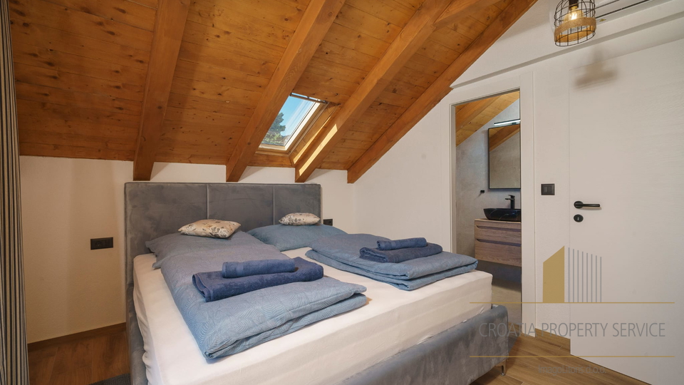 Luxusvilla mit Pool 60 m vom Meer entfernt - Tribunj!