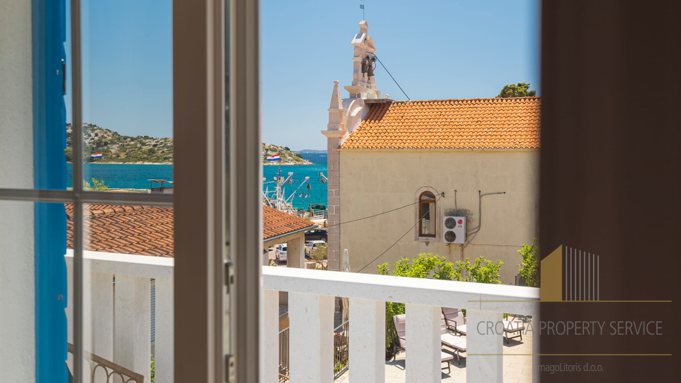 Luxusvilla mit Pool 60 m vom Meer entfernt - Tribunj!