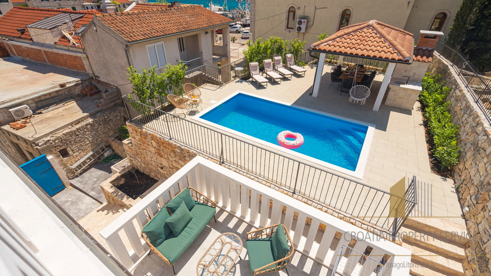 Luxusvilla mit Pool 60 m vom Meer entfernt - Tribunj!