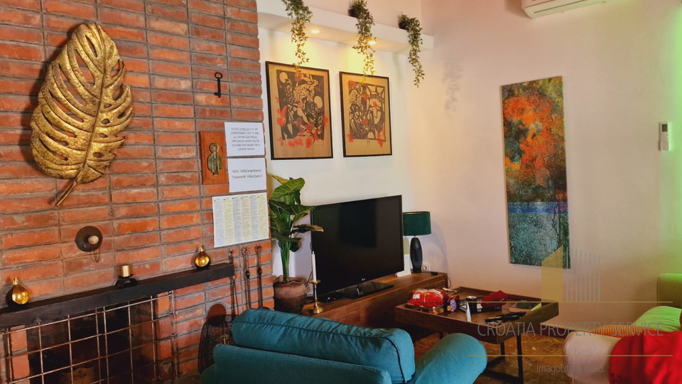 Prečudovita vila prvi vrst s privezom za čoln – Vinišće!