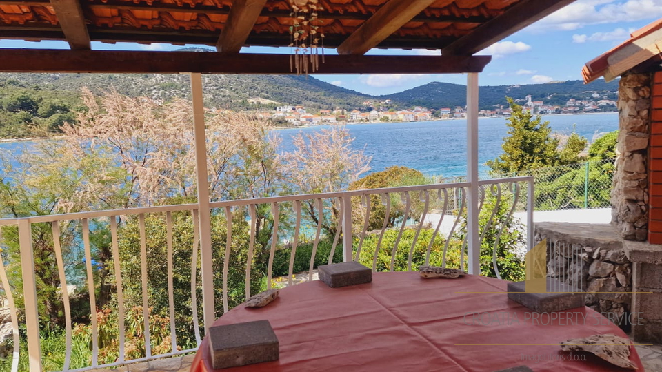 Prečudovita vila prvi vrst s privezom za čoln – Vinišće!