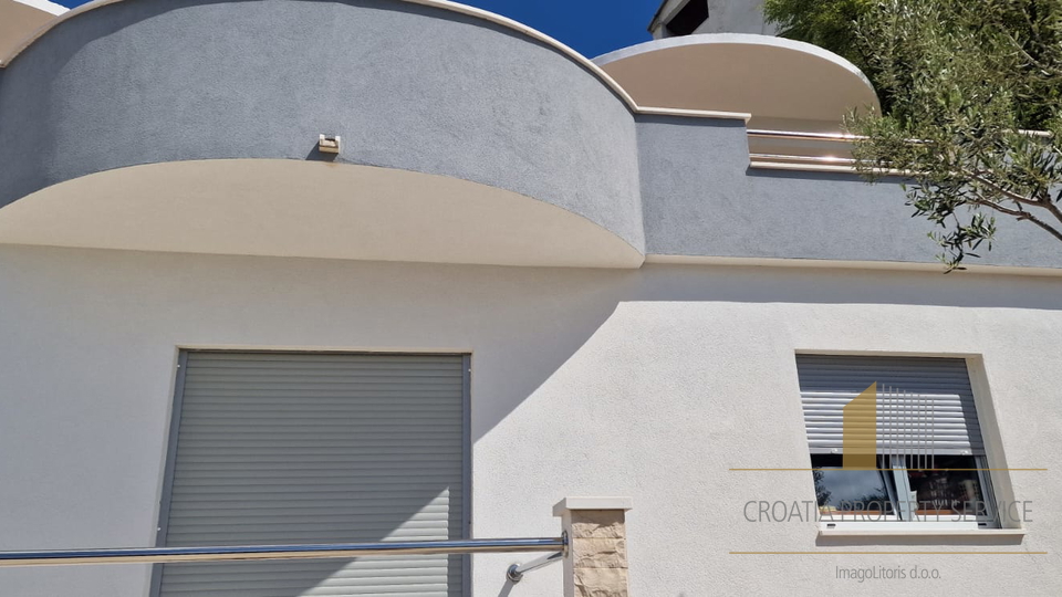 Wunderschönes Ferienhaus 30 m vom Meer in Vinišće!