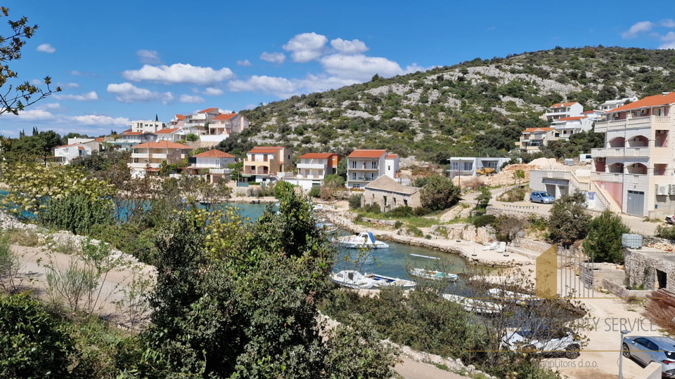 Luksuzna vila s bazenom (roh-bau) prvi red uz more – Ražanj!