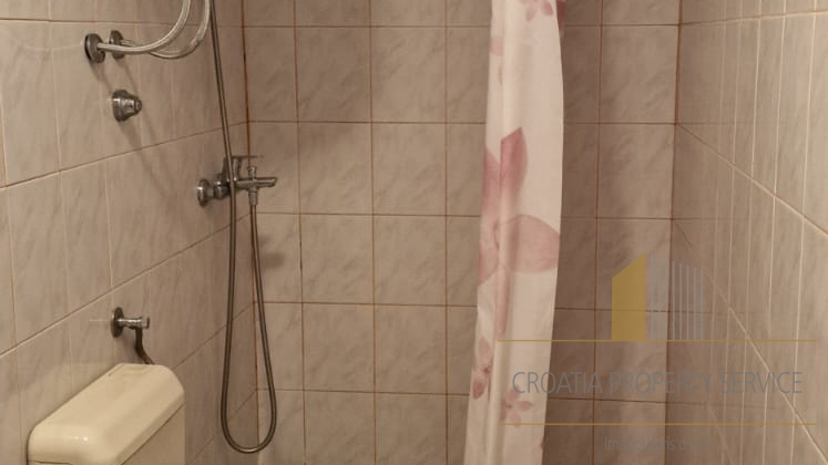 Apartmentsgebäude mit großem Potenzial – Grebaštica, Šibenik!
