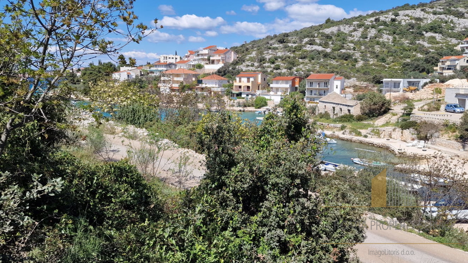 Luksuzna vila s bazenom (roh-bau) prvi red uz more – Ražanj!