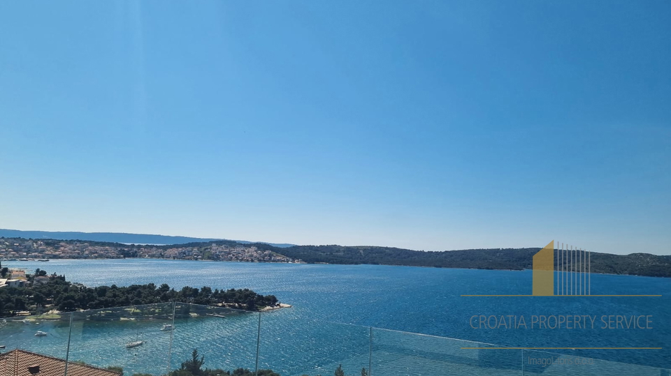 Attico moderno con vista mare – Čiovo, a 150 m dalla spiaggia!