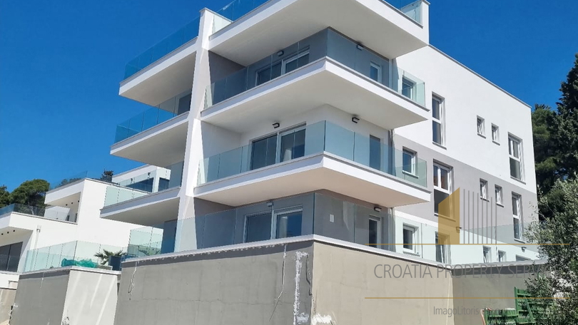 Attico moderno con vista mare – Čiovo, a 150 m dalla spiaggia!