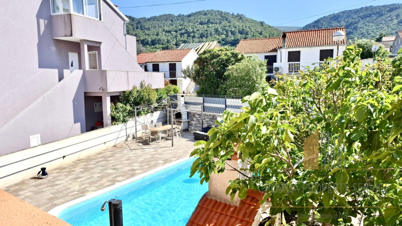 Two-bedroom apartment 255 m from the sea in Stari Grad on the island of Hvar!