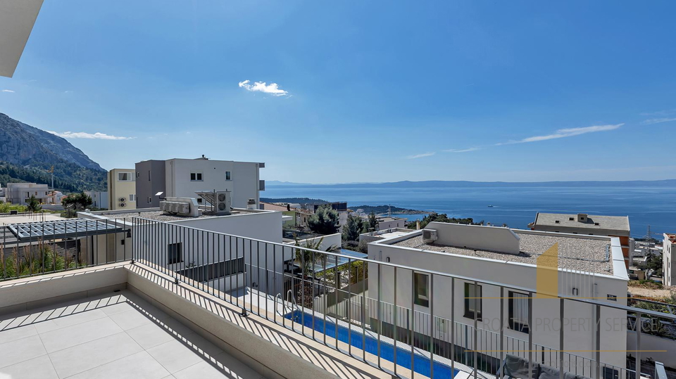Nova luksuzna vila s panoramskim pogledom na more – Makarska!