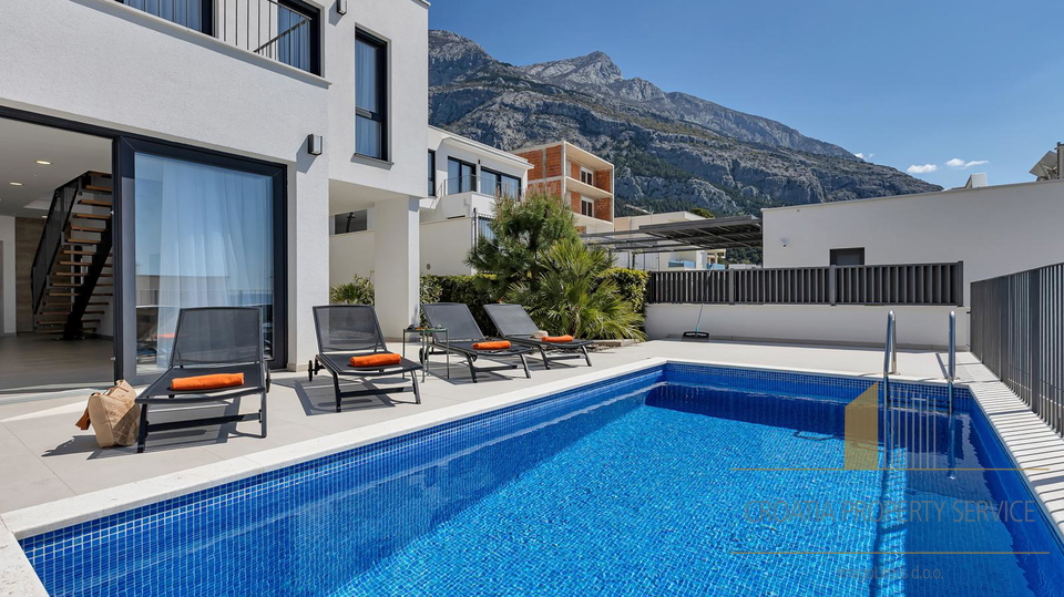 Nova luksuzna vila s panoramskim pogledom na more – Makarska!