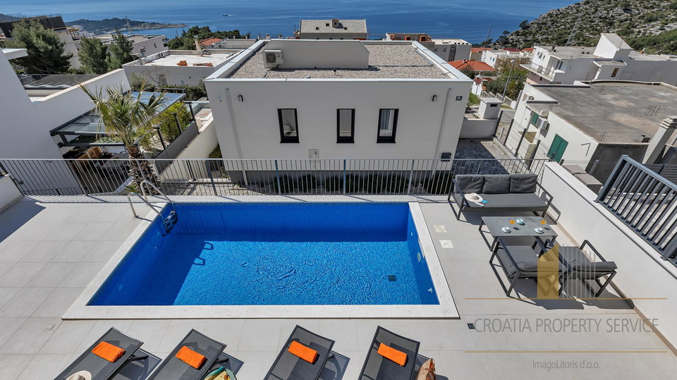 Nova luksuzna vila s panoramskim pogledom na more – Makarska!