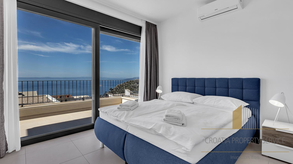 Nova luksuzna vila s panoramskim pogledom na more – Makarska!
