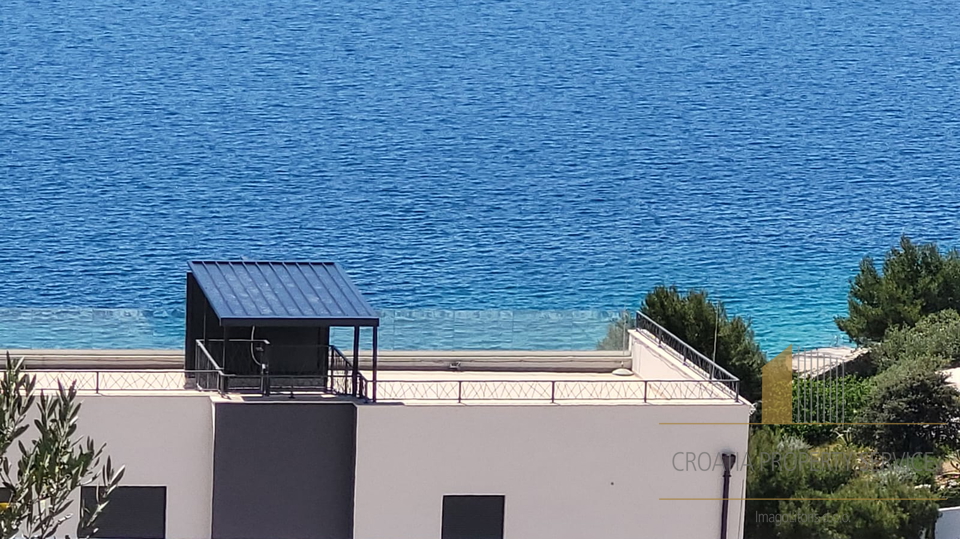 Luksuzni penthouse s krovnom terasom i pogledom na more – Sevid, okolica Trogira!