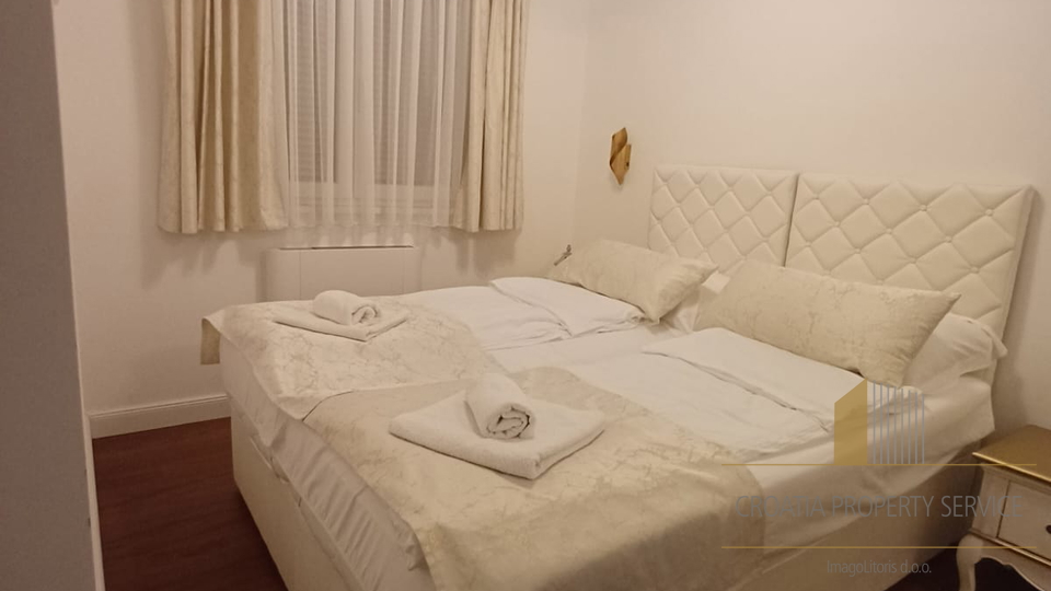 Attico di lusso su due piani con terrazza sul tetto e vista mare – Čiovo!