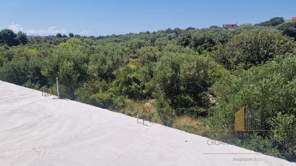 Gelegenheit! Rohbauhaus in Drvenik Mali – 150 m vom Meer entfernt!