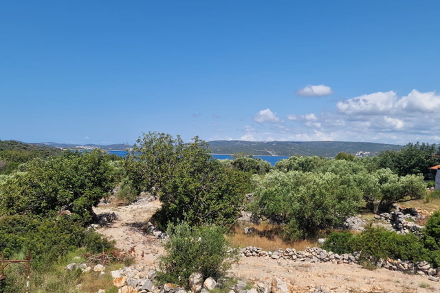 Opportunity! Shell construction house in Drvenik Mali - 150 m from the sea!