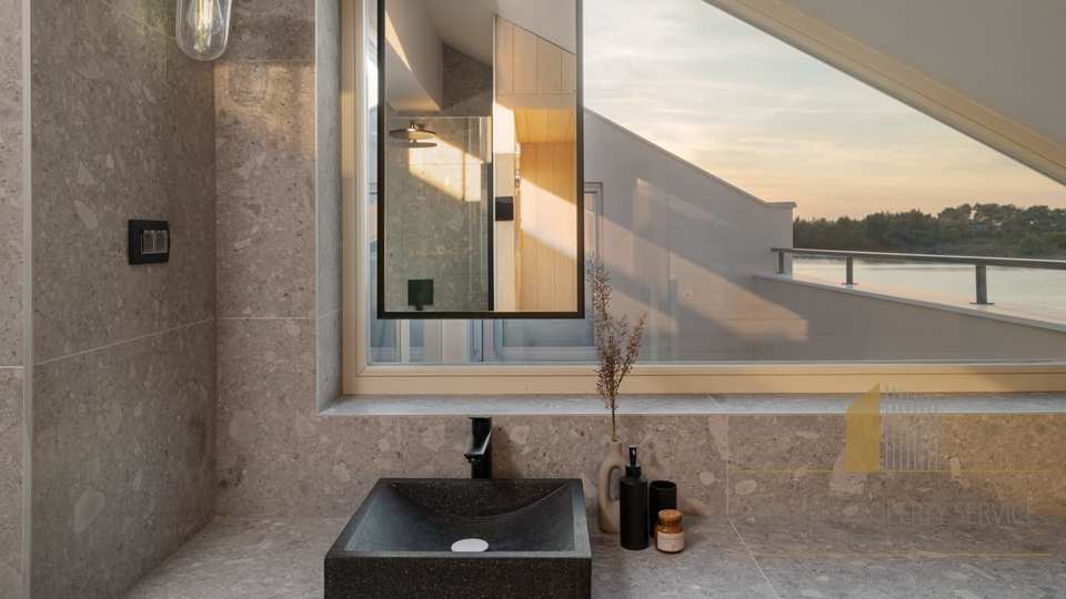 Beautiful new villa in an attractive location, first row to the sea in the center of Nin!