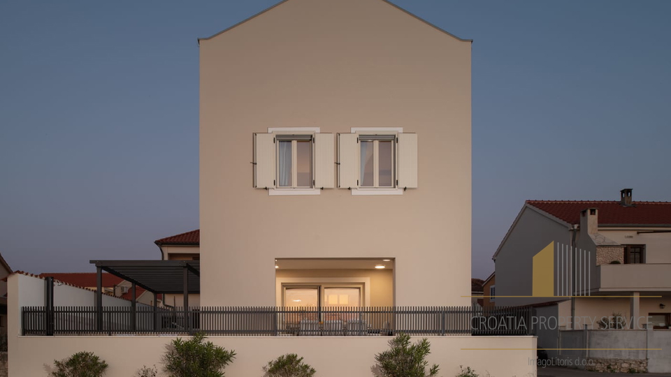 Beautiful new villa in an attractive location, first row to the sea in the center of Nin!