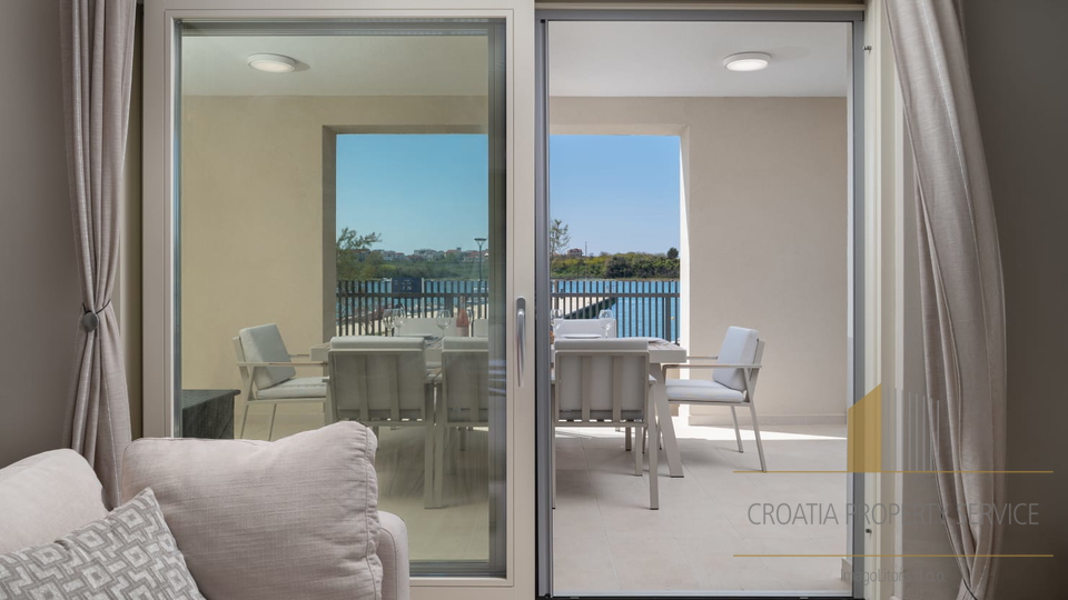 Beautiful new villa in an attractive location, first row to the sea in the center of Nin!