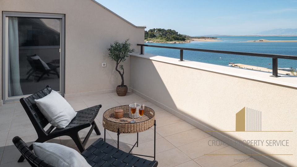 Beautiful new villa in an attractive location, first row to the sea in the center of Nin!