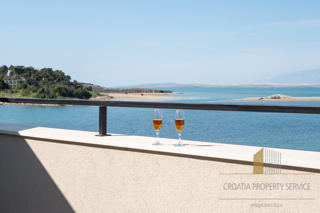Beautiful new villa in an attractive location, first row to the sea in the center of Nin!