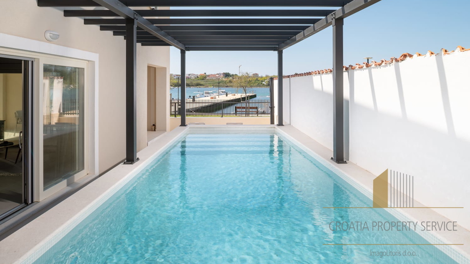 Beautiful new villa in an attractive location, first row to the sea in the center of Nin!