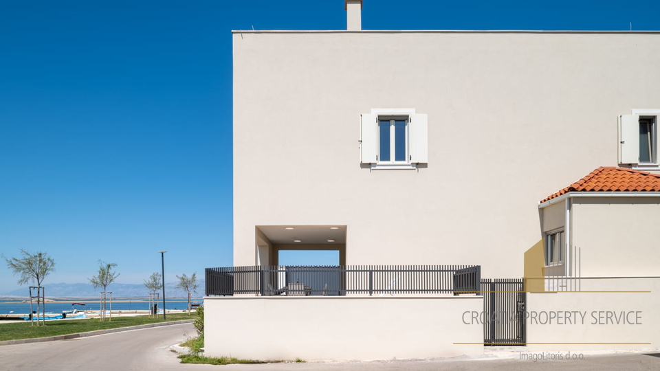 Beautiful new villa in an attractive location, first row to the sea in the center of Nin!
