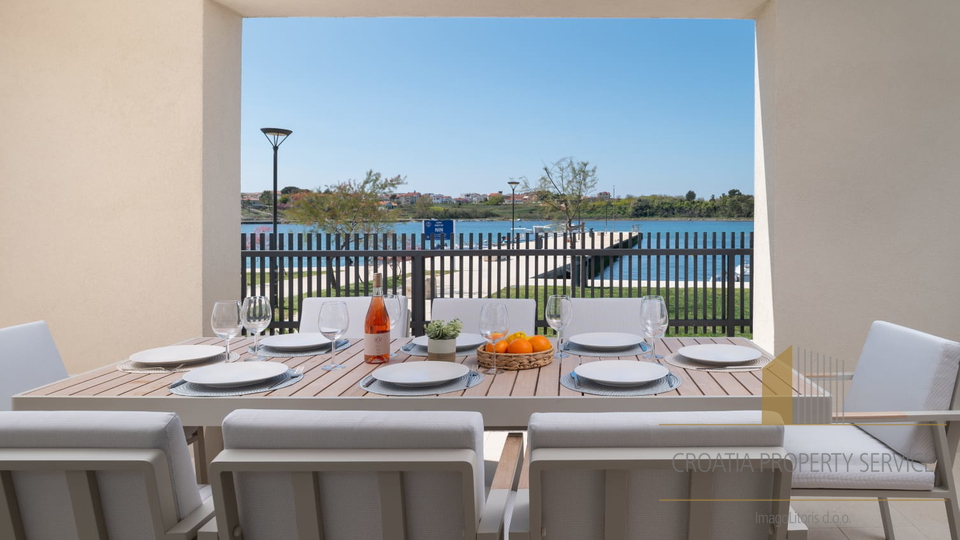 Beautiful new villa in an attractive location, first row to the sea in the center of Nin!