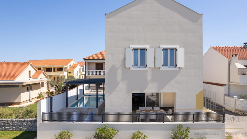 Beautiful new villa in an attractive location, first row to the sea in the center of Nin!