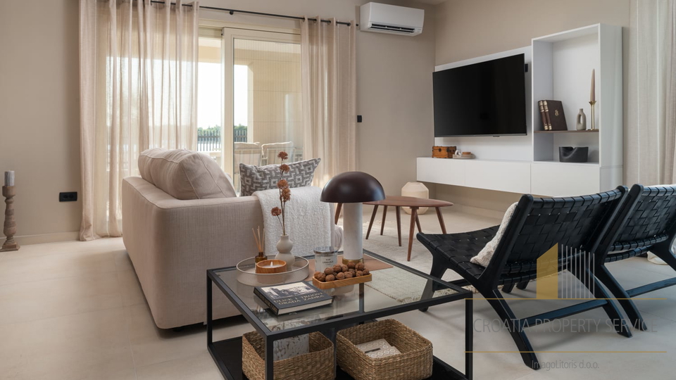 Beautiful new villa in an attractive location, first row to the sea in the center of Nin!
