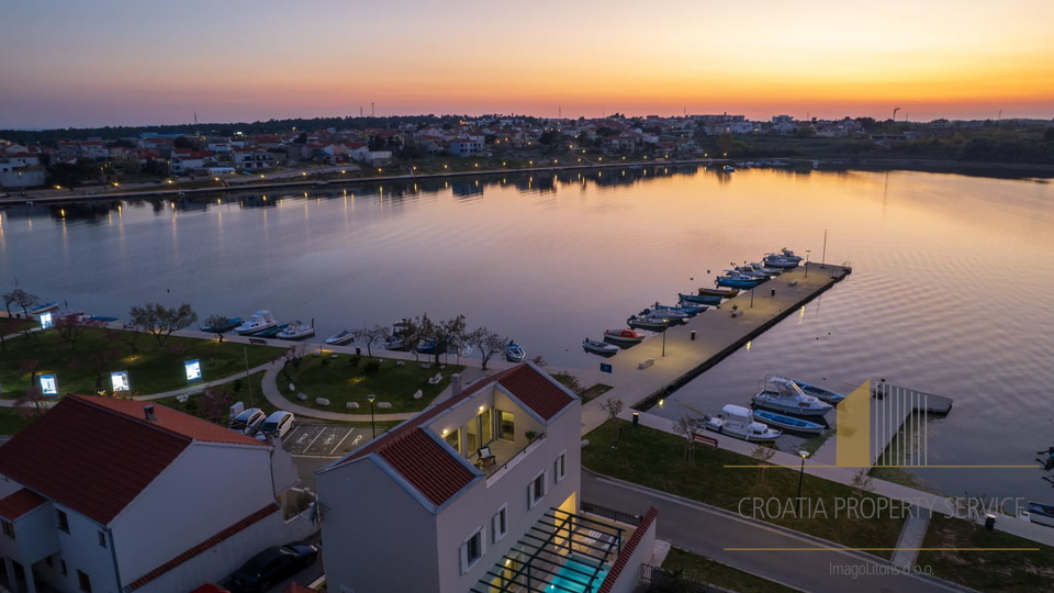 Beautiful new villa in an attractive location, first row to the sea in the center of Nin!