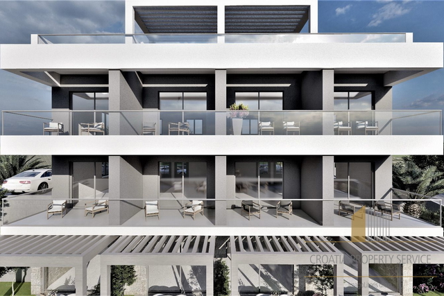 Appartamento di lusso su tre piani con giardino, terrazza sul tetto e vista mare – Čiovo, seconda fila dal mare!