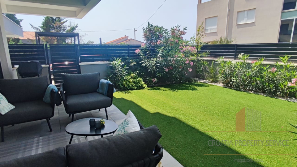 Modern apartment with a garden in the elite Borik neighborhood, 600 m from the sea – Zadar!