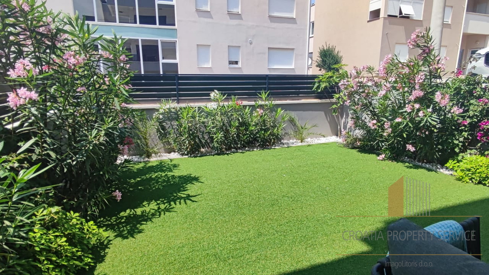Modern apartment with a garden in the elite Borik neighborhood, 600 m from the sea – Zadar!