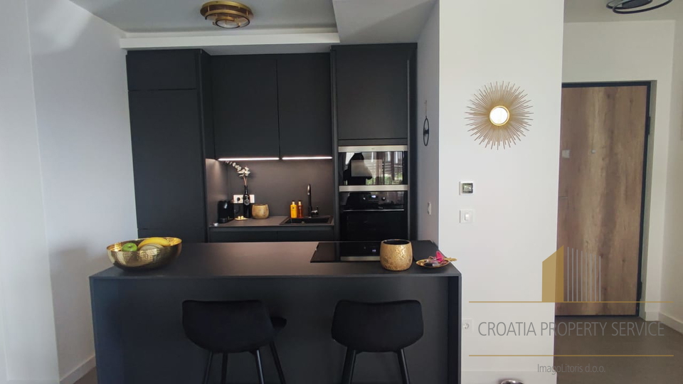 Modern apartment with a garden in the elite Borik neighborhood, 600 m from the sea – Zadar!