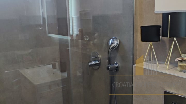 Modern apartment with a garden in the elite Borik neighborhood, 600 m from the sea – Zadar!