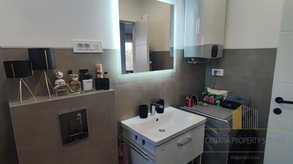 Modern apartment with a garden in the elite Borik neighborhood, 600 m from the sea – Zadar!