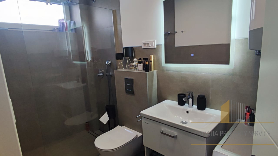 Modern apartment with a garden in the elite Borik neighborhood, 600 m from the sea – Zadar!