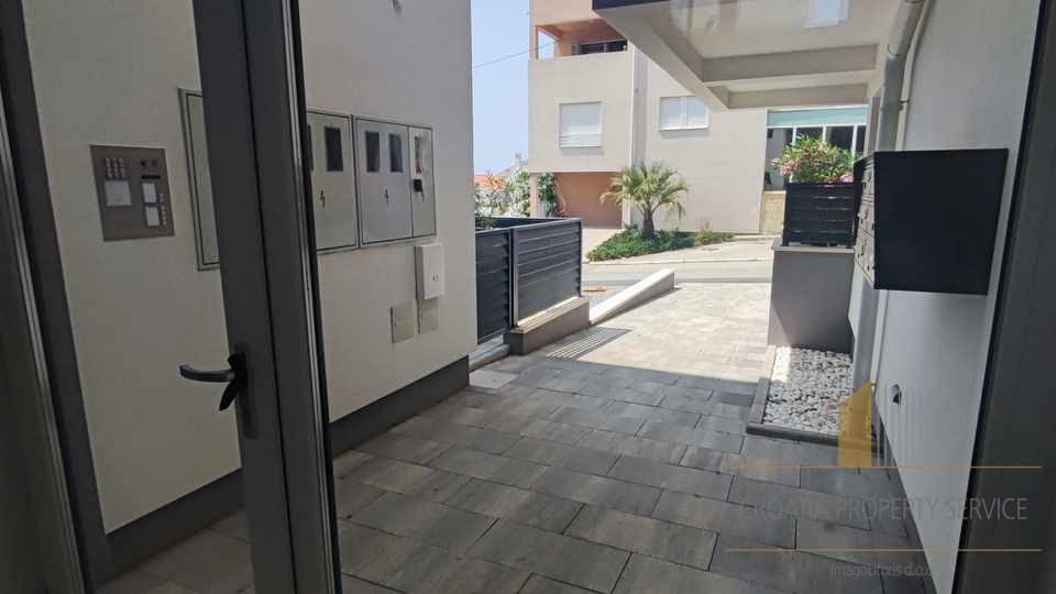 Modern apartment with a garden in the elite Borik neighborhood, 600 m from the sea – Zadar!