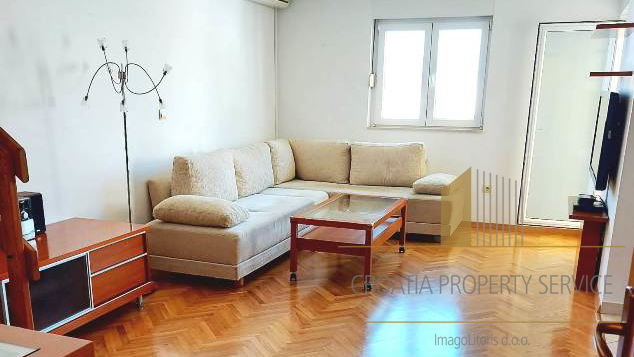 Geräumige Maisonettewohnung mit 79 m² in einer ruhigen Gegend von Makarska!