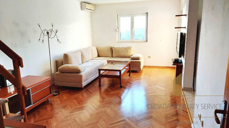 Geräumige Maisonettewohnung mit 79 m² in einer ruhigen Gegend von Makarska!