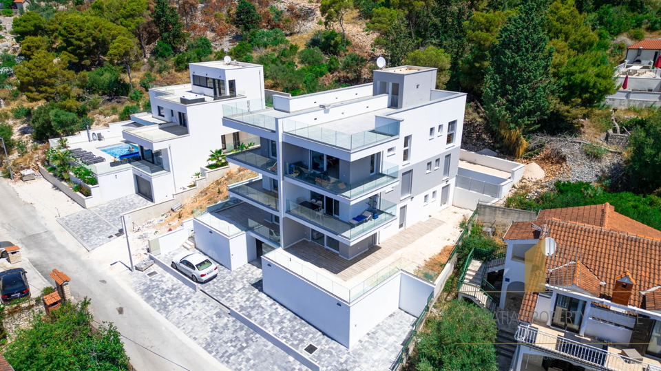 Modern penthouse with sea view – Čiovo, 150 m from the beach!