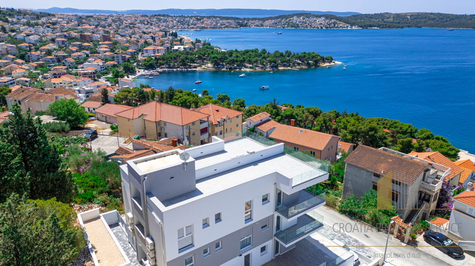 Modern penthouse with sea view – Čiovo, 150 m from the beach!